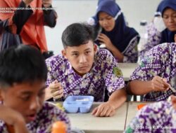 Prabowo Memastikan Kualitas Makanan Gratis Rp10 Ribu per Anak, Sudah Cukup Nutrisi?