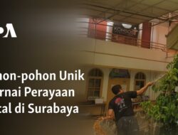 Pohon Natal Unik Mempercantik Perayaan di Surabaya