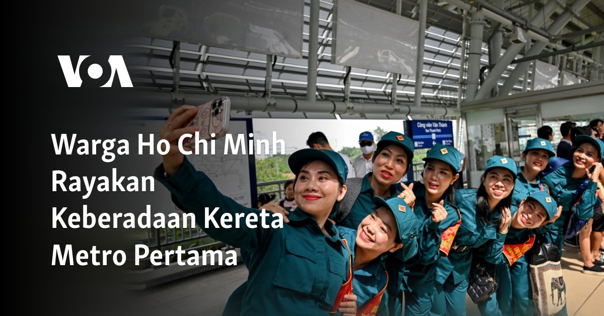 Penduduk Ho Chi Minh Merayakan Kedatangan Kereta Metro Perdana